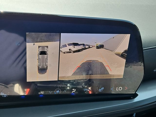 2026 Chevrolet Traverse LT - Photo 16