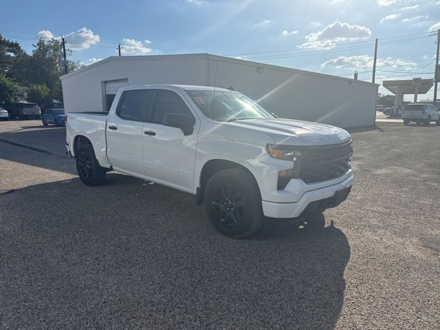 2024 Chevrolet Silverado 1500 Custom photo 3