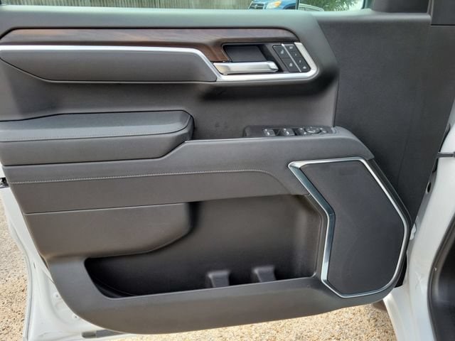 2025 GMC Sierra 1500 SLT - Photo 23