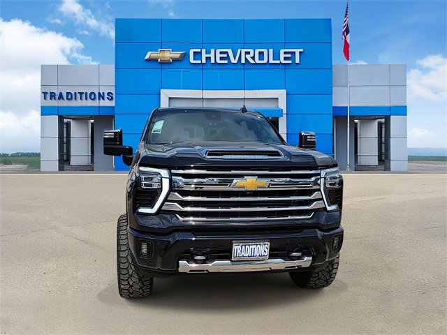 2024 Chevrolet Silverado 2500HD High Country photo 3