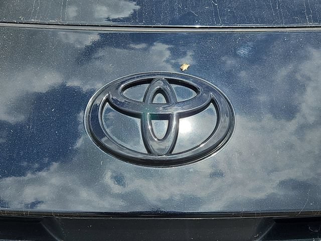 2025 Toyota Camry SE - Photo 31