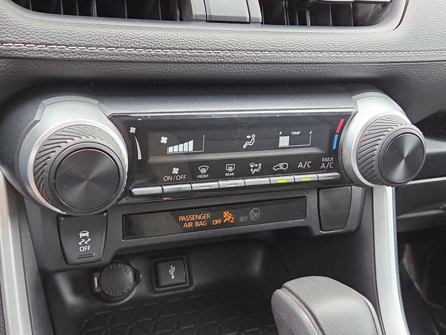 2022 Toyota RAV4 LE - Photo 45