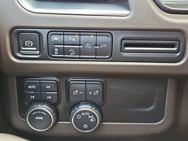 2021 Chevrolet Suburban Z71 - Photo 19