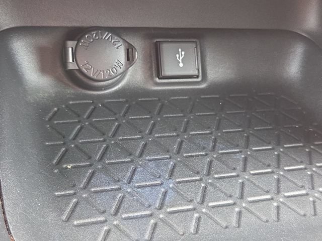 2022 Toyota RAV4 LE - Photo 44