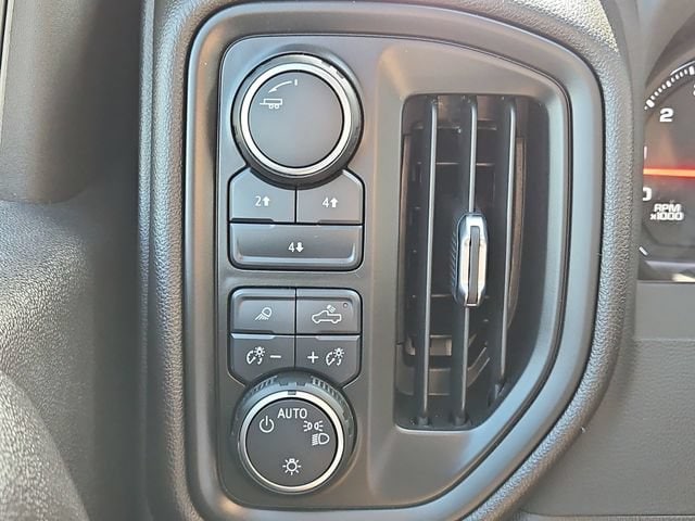 2025 Chevrolet Silverado 2500HD Custom - Photo 19
