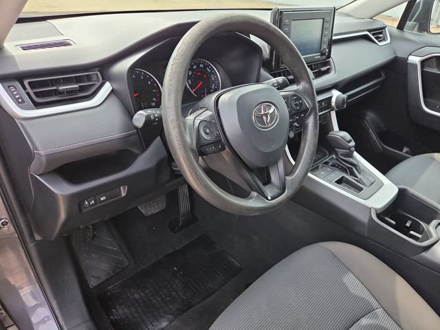 2022 Toyota RAV4 LE - Photo 10