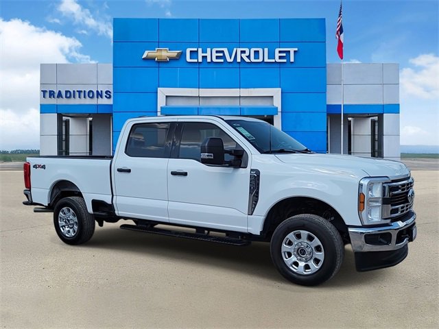 2024 Ford F-250 XLT photo 2