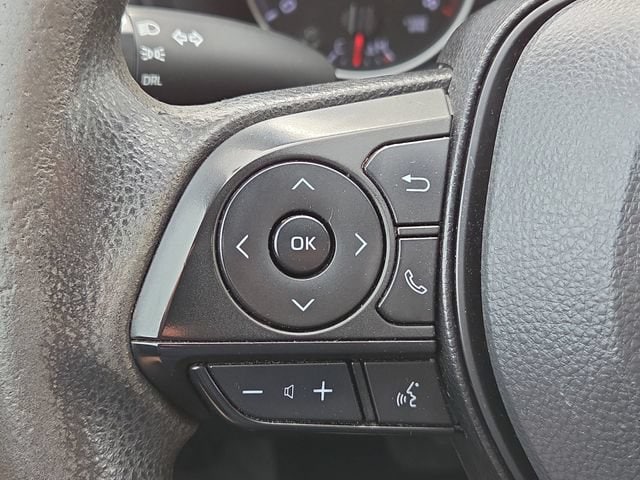 2022 Toyota RAV4 LE - Photo 42