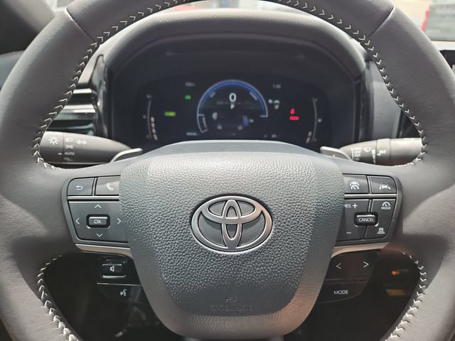 2025 Toyota Camry SE - Photo 12