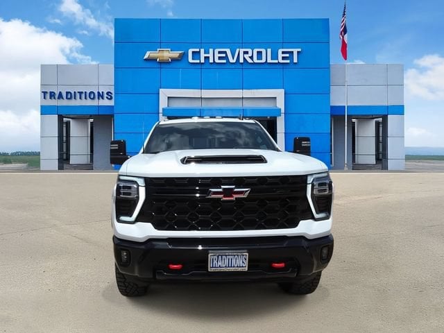 2026 Chevrolet Silverado 2500 HD ZR2 - Photo 4