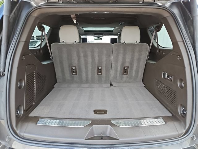 2021 Chevrolet Suburban Z71 - Photo 28