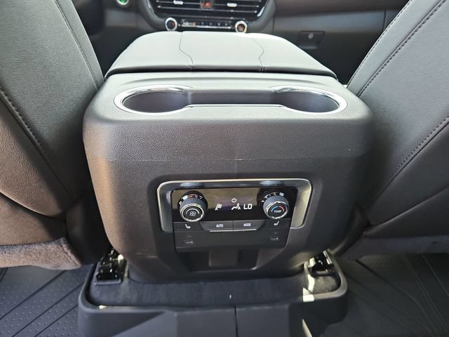2026 Chevrolet Suburban Z71 - Photo 23