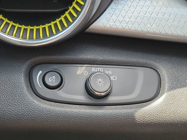 2026 Chevrolet Trax LT - Photo 18