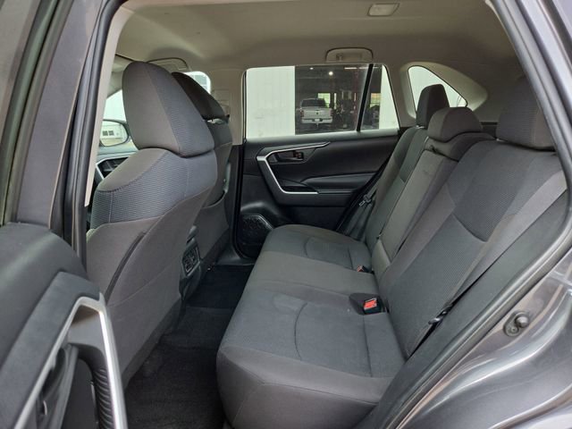 2022 Toyota RAV4 LE - Photo 23