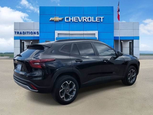 2026 Chevrolet Trax LT - Photo 9