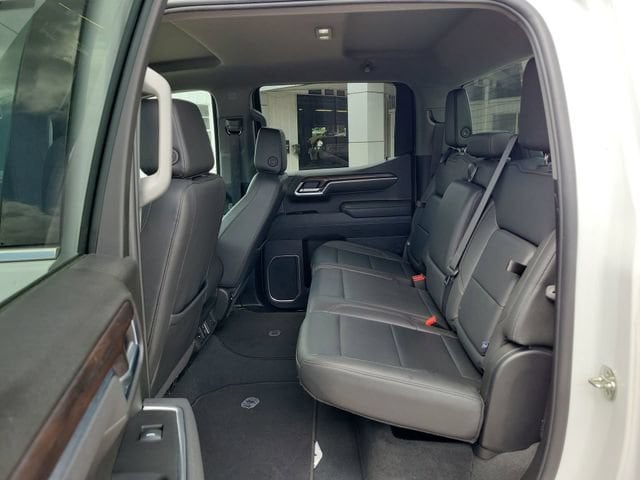 2025 GMC Sierra 1500 SLT - Photo 25