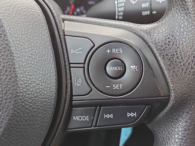 2022 Toyota RAV4 LE - Photo 44