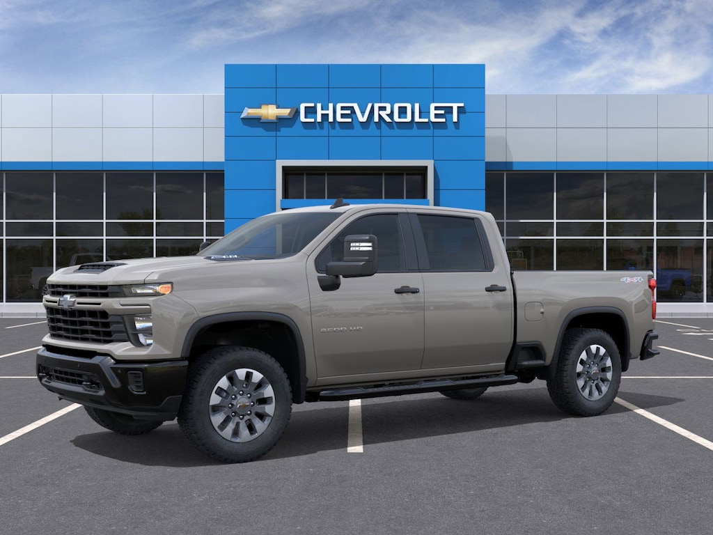 2026 Chevrolet Silverado 2500HD Custom photo 2