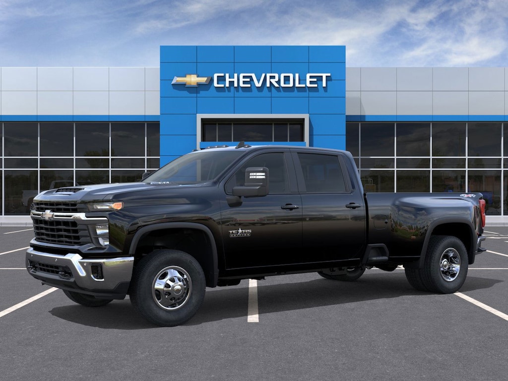 2026 Chevrolet Silverado 3500HD LT photo 2