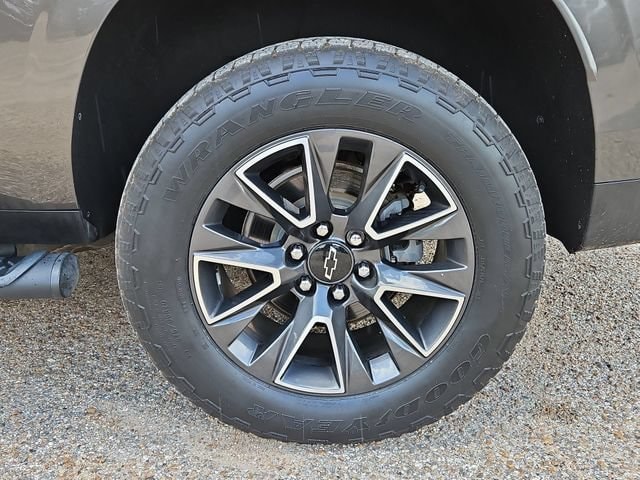 2021 Chevrolet Suburban Z71 - Photo 35