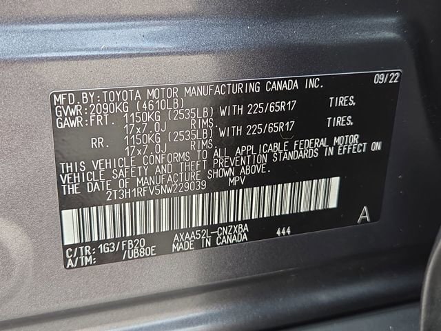 2022 Toyota RAV4 LE - Photo 32