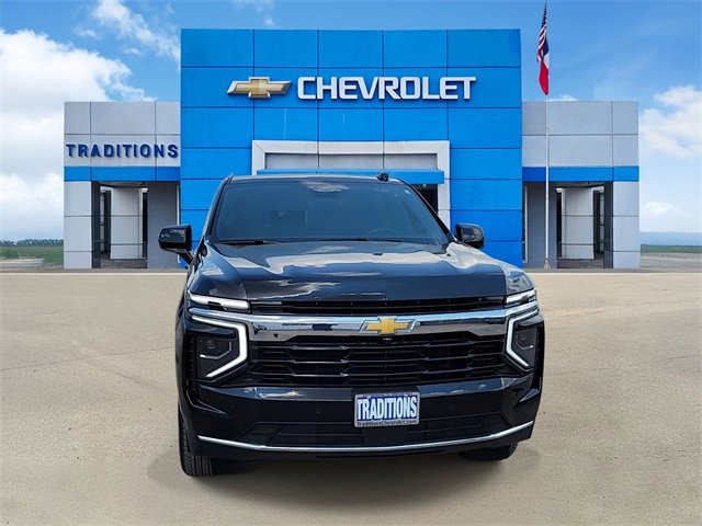 2025 Chevrolet Suburban LS photo 3