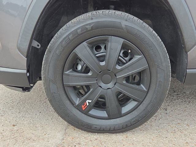 2022 Toyota RAV4 LE - Photo 31