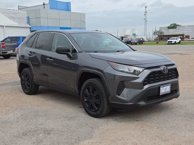 2022 Toyota RAV4 LE - Photo 35