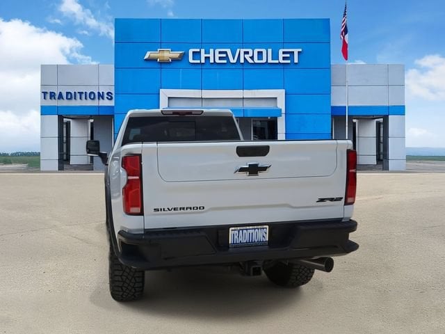 2026 Chevrolet Silverado 2500 HD ZR2 - Photo 8