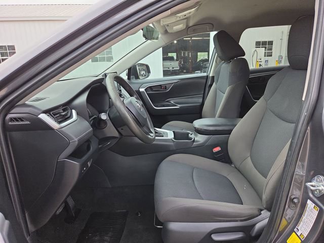 2022 Toyota RAV4 LE - Photo 18