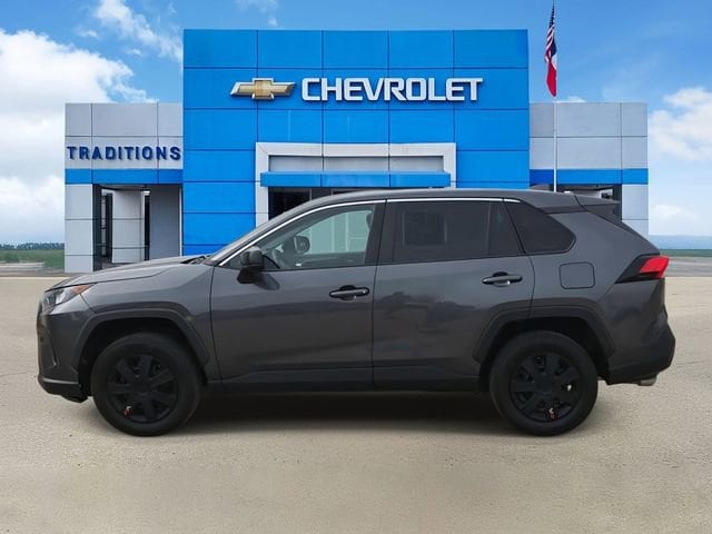 2022 Toyota RAV4 LE - Photo 6