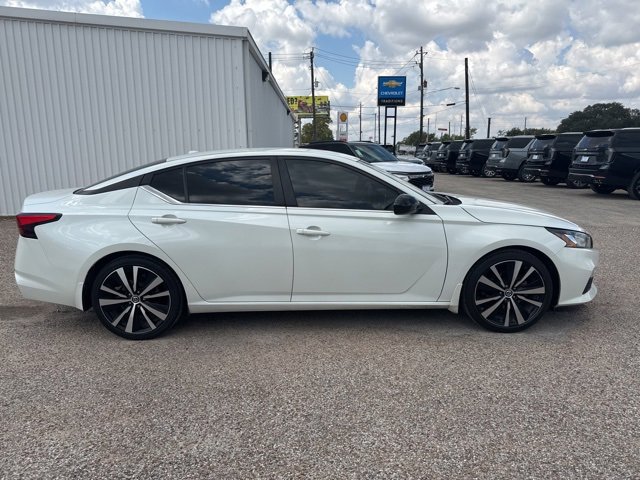 2022 Nissan Altima SR photo 4