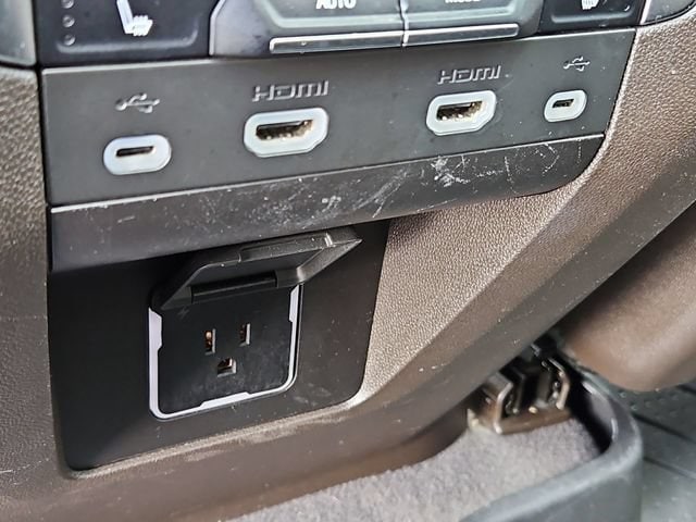 2021 Chevrolet Suburban Z71 - Photo 47