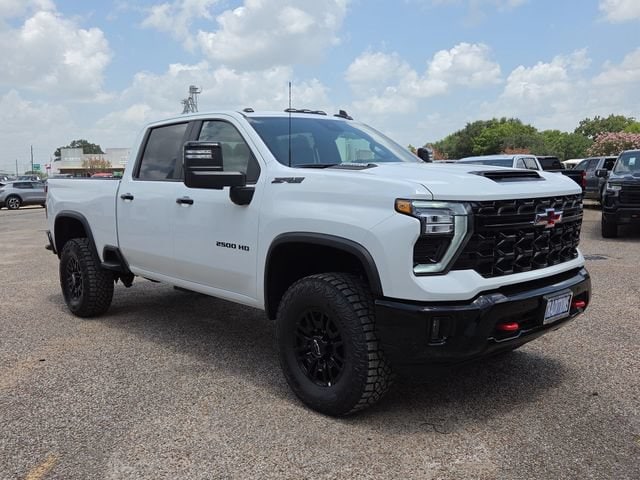 2026 Chevrolet Silverado 2500 HD ZR2 - Photo 38
