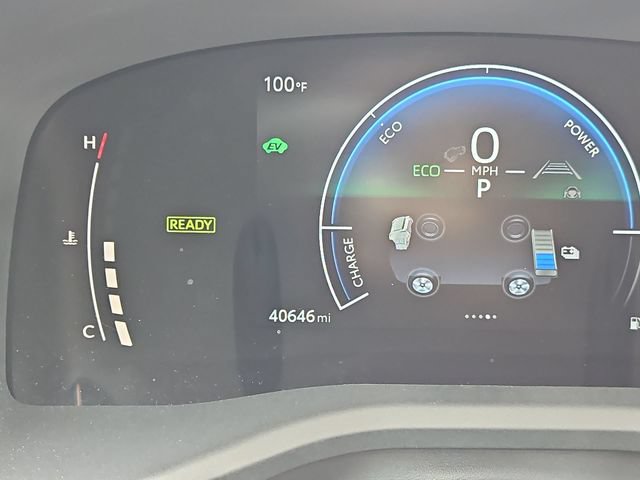 2025 Toyota Camry SE - Photo 13