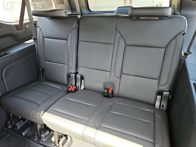2026 Chevrolet Suburban Z71 - Photo 45