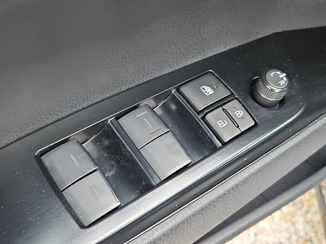 2025 Toyota Camry SE - Photo 24