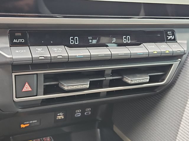 2025 Toyota Camry SE - Photo 49