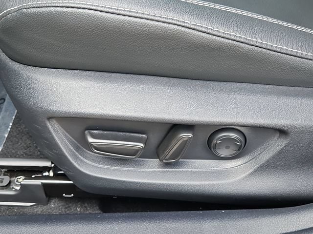 2025 Toyota Camry SE - Photo 35