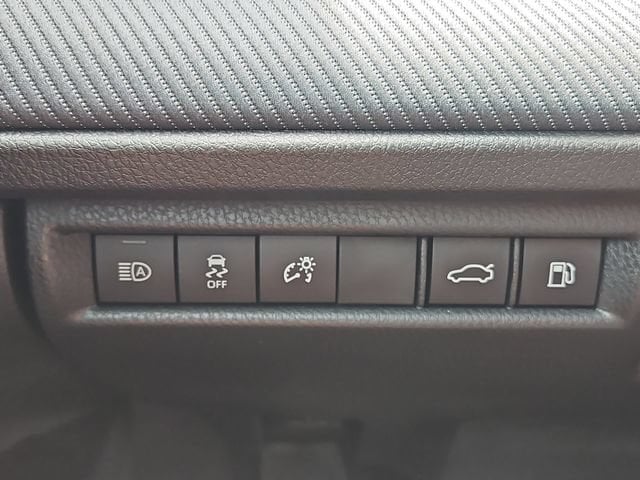 2025 Toyota Camry SE - Photo 19