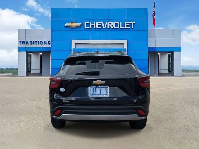 2026 Chevrolet Trax LT - Photo 8