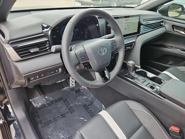 2025 Toyota Camry SE - Photo 11