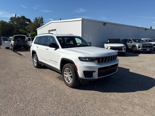 2023 Jeep Grand Cherokee Laredo Altitude photo 2