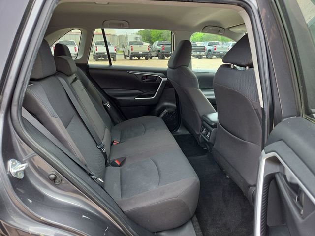 2022 Toyota RAV4 LE - Photo 25