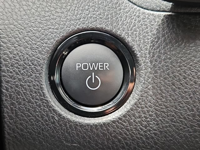 2025 Toyota Camry SE - Photo 18