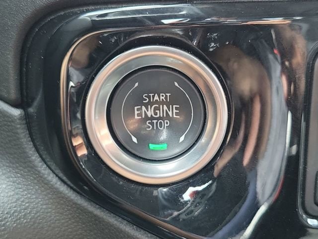 2025 GMC Sierra 1500 SLT - Photo 18