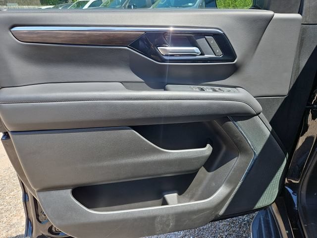 2025 Chevrolet Tahoe LS - Photo 23