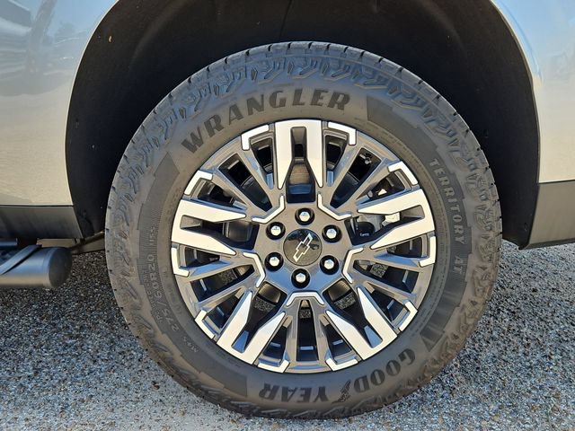 2026 Chevrolet Suburban Z71 - Photo 35