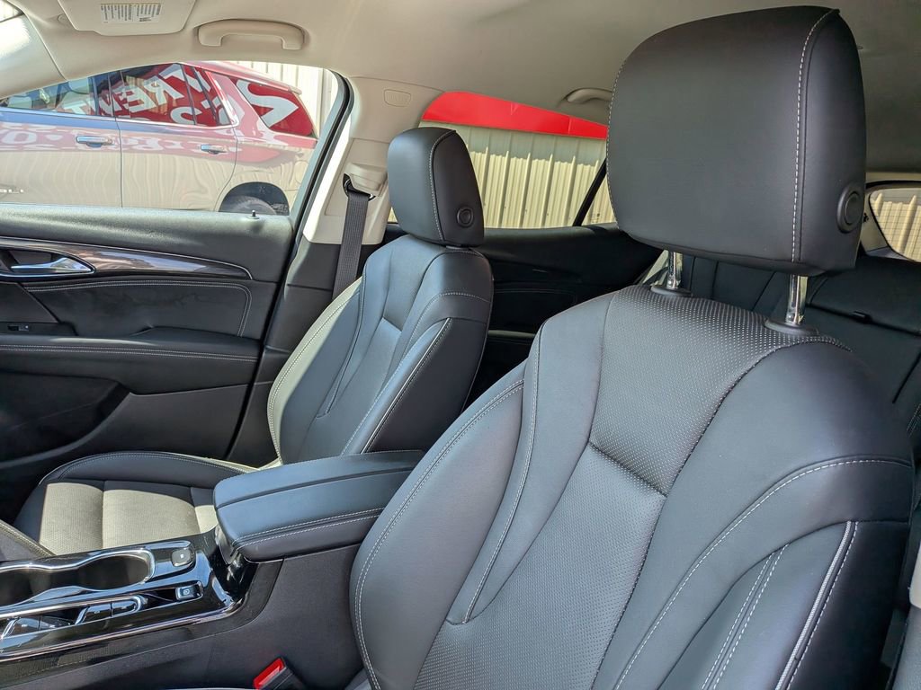 2023 Buick Envision Essence - Photo 11