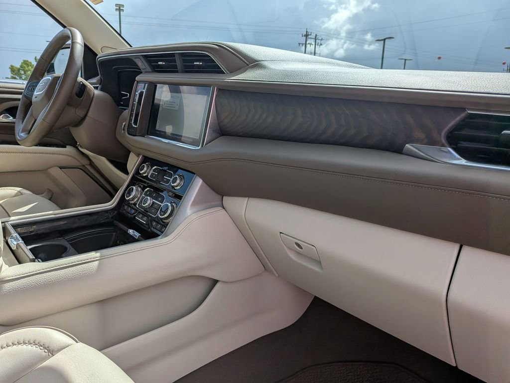 2023 GMC Yukon Denali - Photo 29